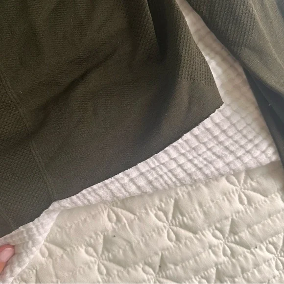 lululemon athletica Women's Olive Long Sleeve Cropped Jacket - Picture 5 of 5